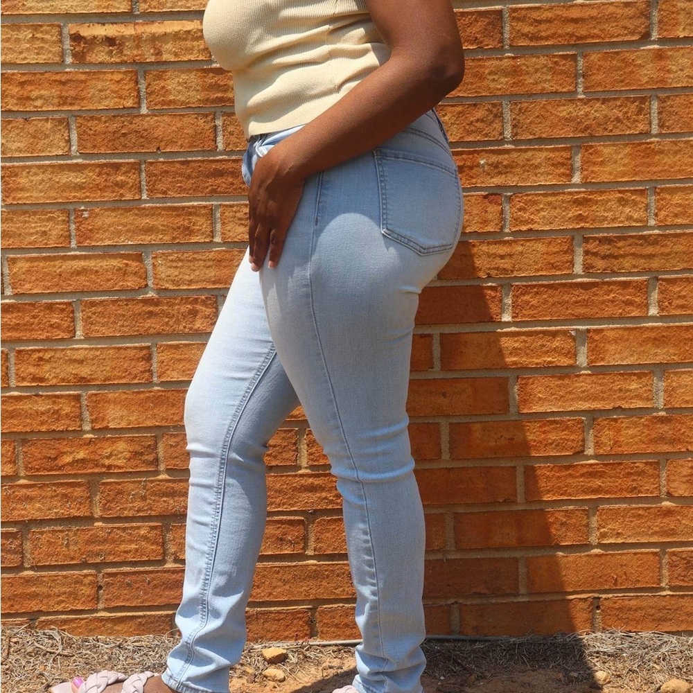 Classic Wash High Rise Skinny Jeans